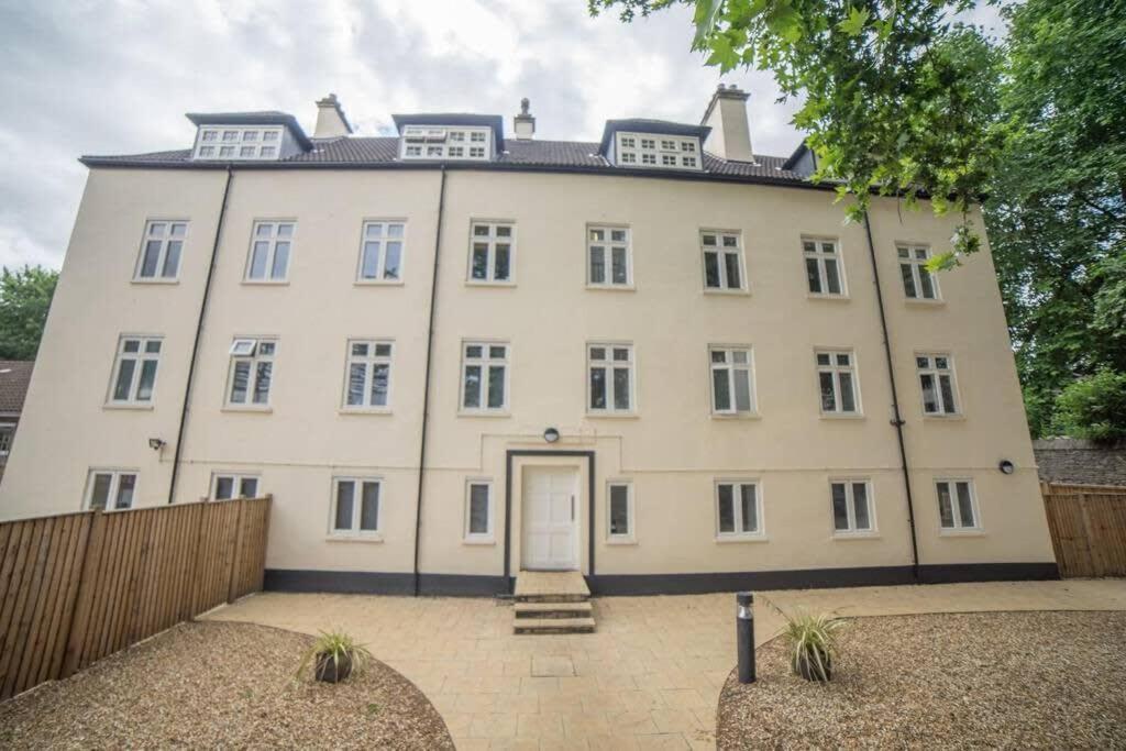Champion Court Two Bedroom Flat Bristol Esterno foto